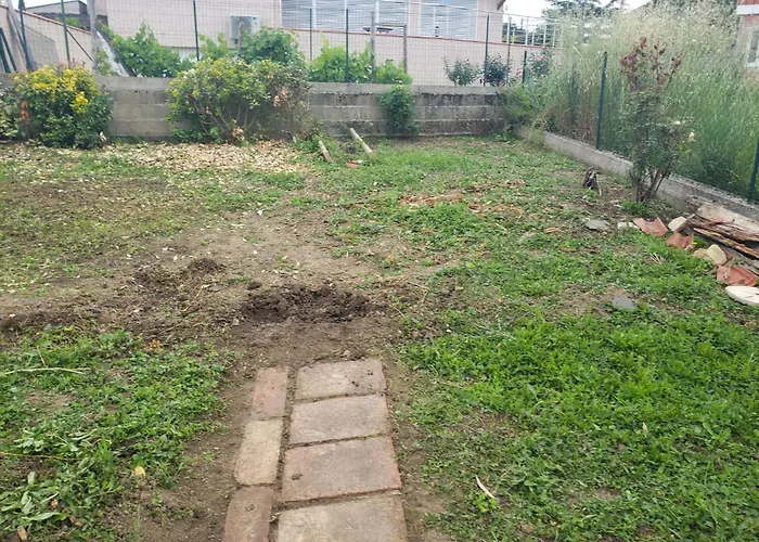 Hostel Meublees Et Spacieuses *